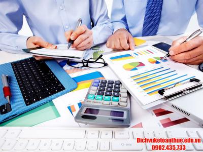 Nên làm kế toán dịch vụ hay nội bộ?